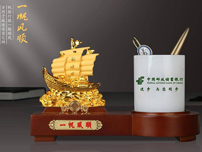 高檔的商務(wù)擺件不會選？看看這些驚人的設(shè)計。