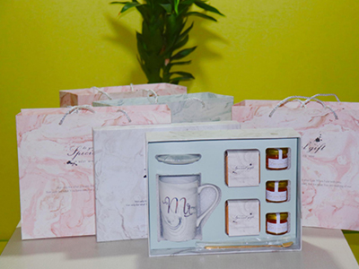 看看這些小公司的員工節(jié)日禮品，可能大公司都沒想到。