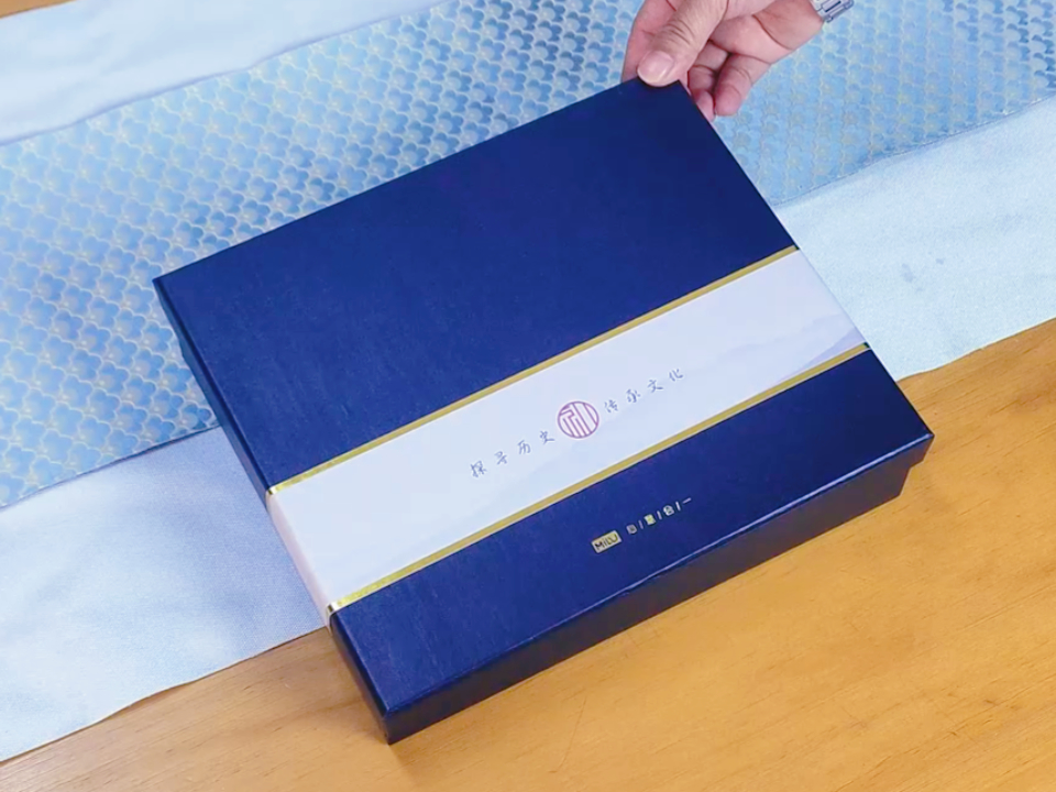 文創(chuàng)禮品定制：秋韻套裝藍色禮盒，企業(yè)定制的優(yōu)雅之選