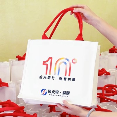 公司日常拜訪客戶(hù)的禮品怎么定制？這套實(shí)用組合客戶(hù)總提起