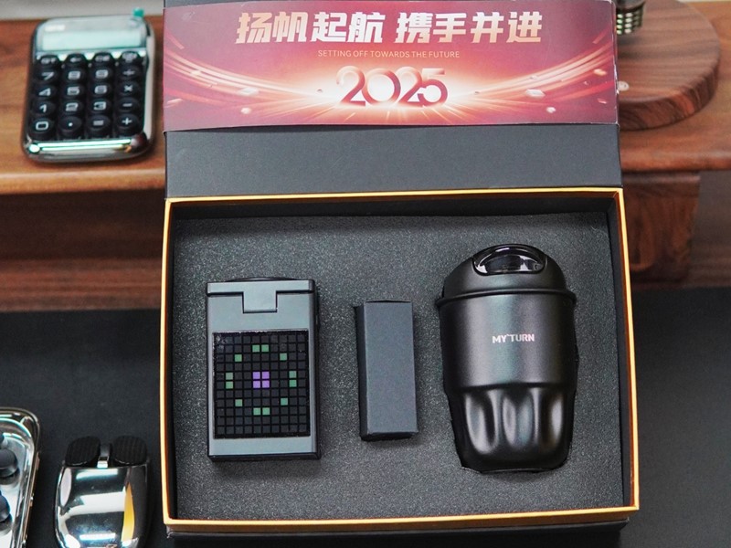 2025-05-27_16.46.34_W未來主義創(chuàng)意禮品_被夸麻了_2025超實用科技感拉滿的商務禮盒_2_副本.jpg